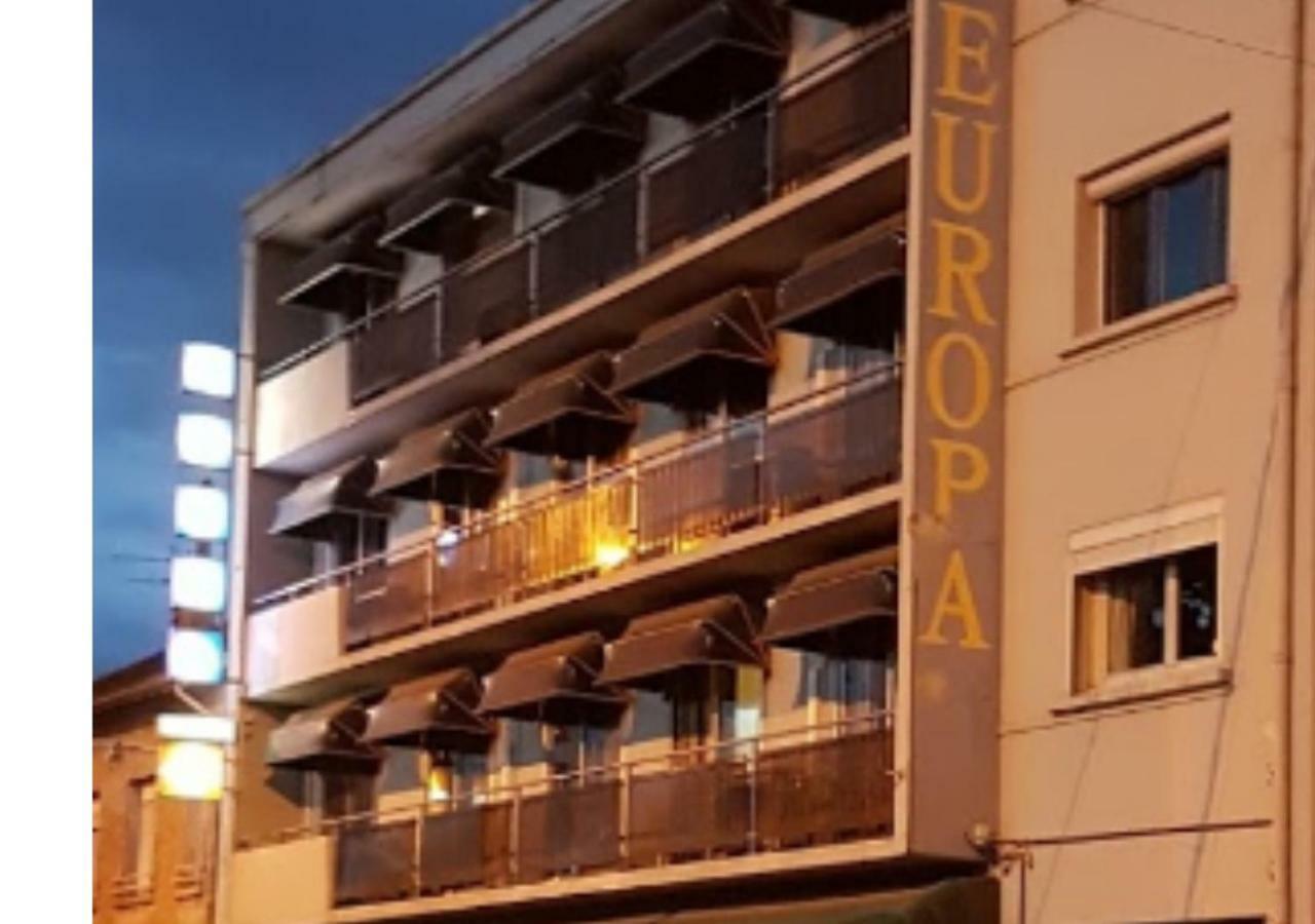 Europa Hotel Roussillon  Exteriör bild
